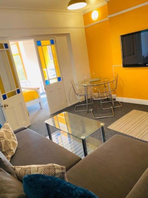 Goldcroft Villa Abertillery Dış mekan fotoğraf